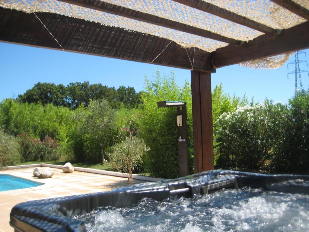Appart'Hotel Et Chambres Essentiel Spa Αρλ Εξωτερικό φωτογραφία